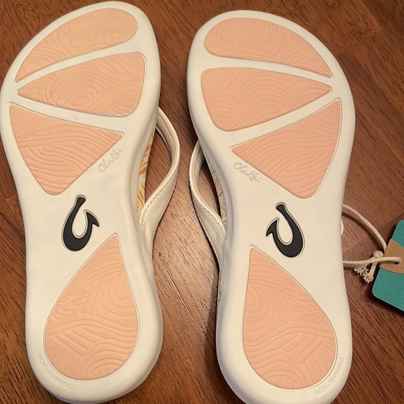 OluKai white flip flops - Picture 4 of 4